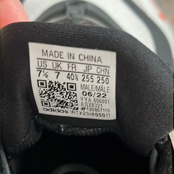 Adidas Ultraboost 22 Gore-Tex Men’s Running Shoe - Picture 9 of 9